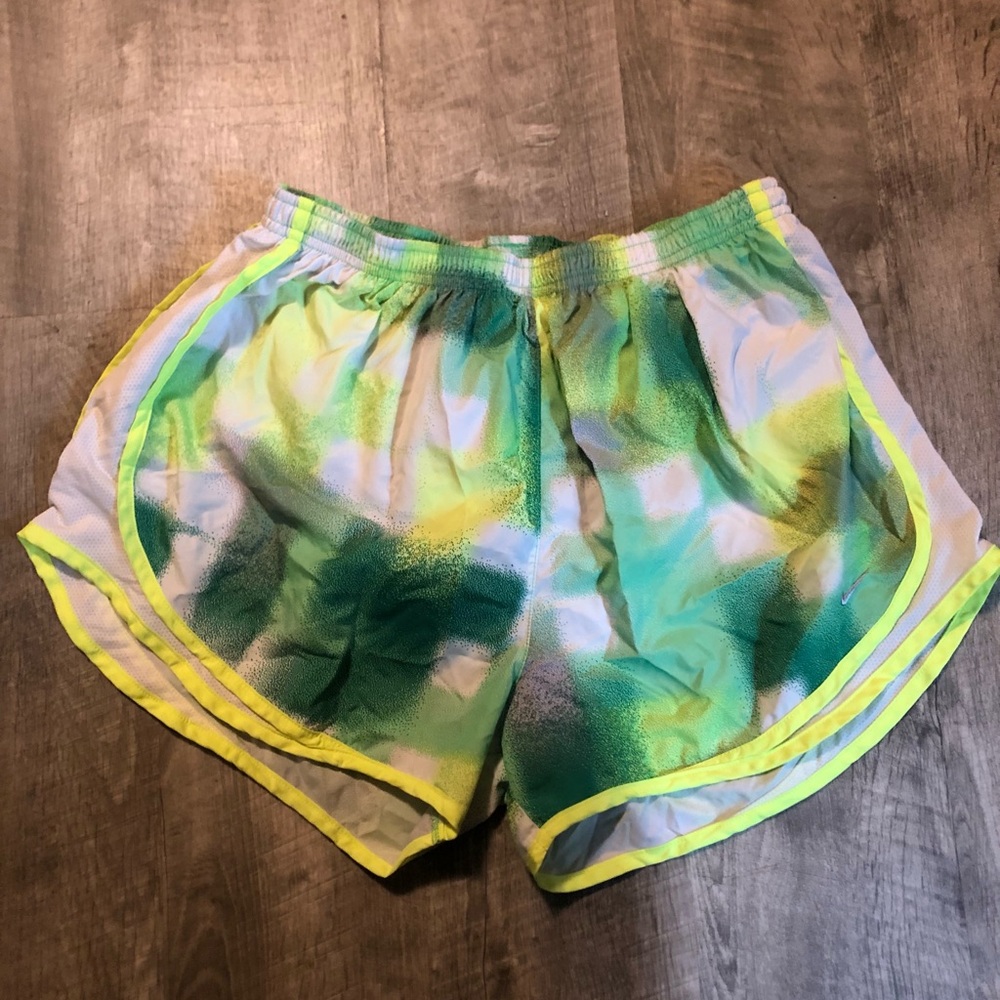 Nike Dri Fit Tempo running shorts. Size Large (L). Green.
